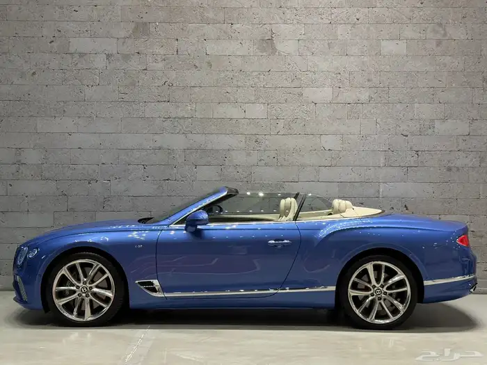 النوع   بنتلي GTC الموديل   2021 العداد  10k 17