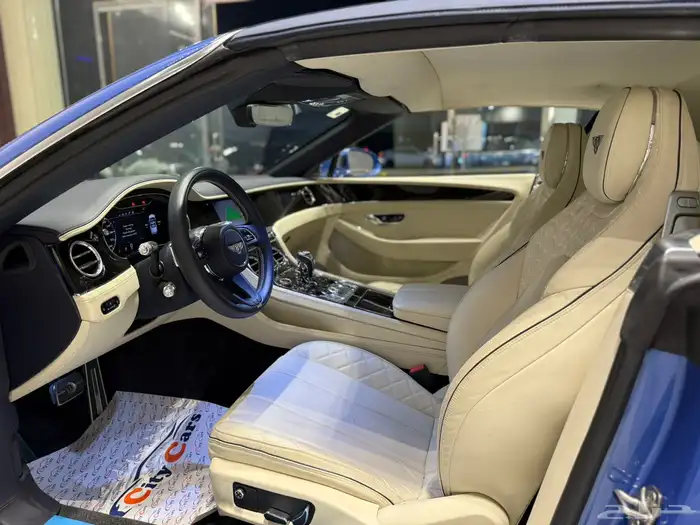 النوع   بنتلي GTC الموديل   2021 العداد  10k 4