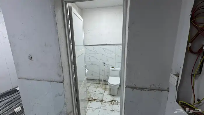 محل قطع غيار سيارات بموقع مميز جدا للتقبيل 13