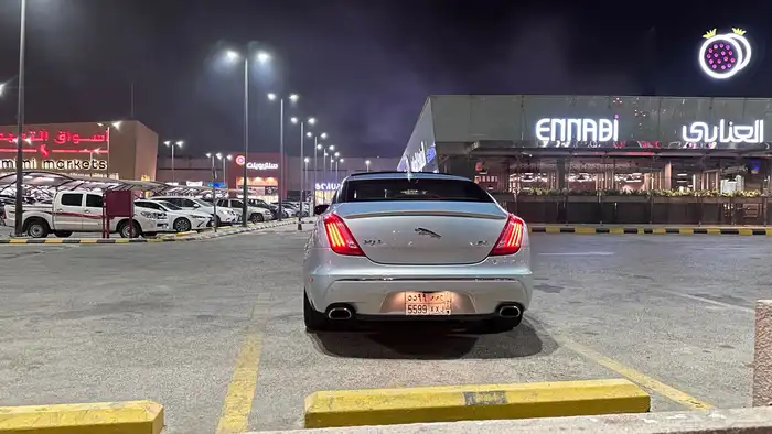 جاكور xJ للبيع 2
