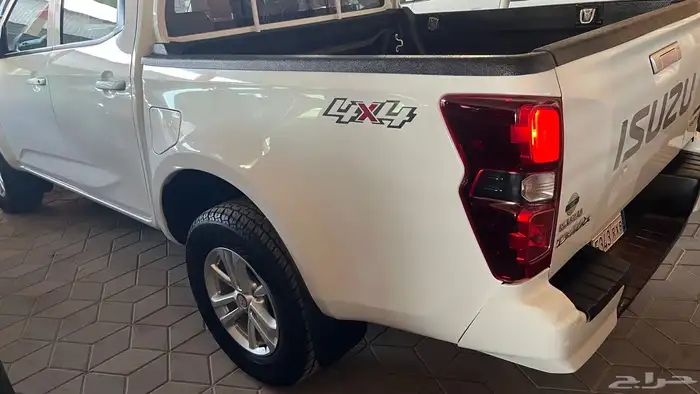 النوع   ايسوزو ديماكس 2022 9