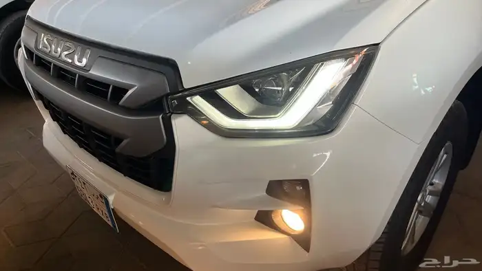 النوع   ايسوزو ديماكس 2022 0