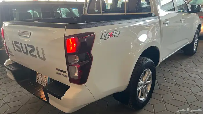 النوع   ايسوزو ديماكس 2022 12