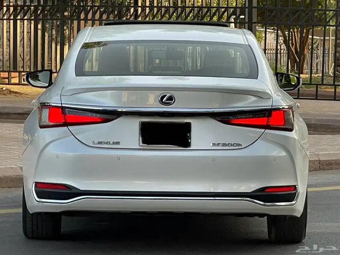 لكزس-ES300h-2022(ممشي61الف) 12