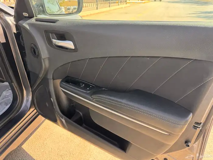 تشارجر GT بحالة ممتازة 2020 17