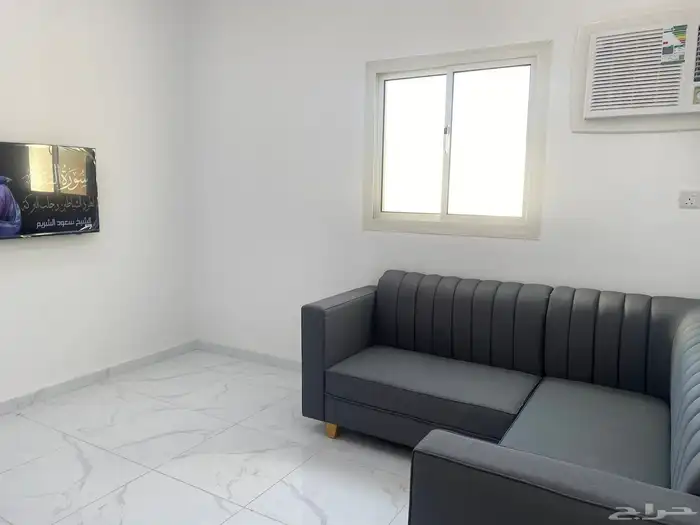 شقق عزاب للإيجار مفروشة بكامل ويوجدعلى البلاط في حي الرابية 16