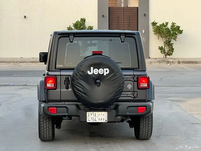 جيب رانجلر 2021 - Sport V6 8