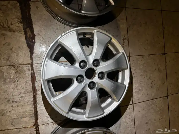 جنوط كامري طقم من 2007 الي 2011 اصلية ونظيفة 3