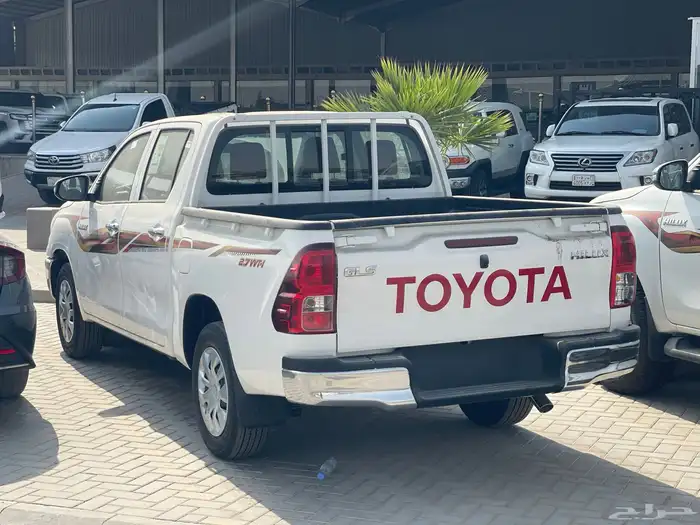 هايلوكس غمارتين بريمي GLS بدون دبل بنزين قير تمتيك 2025 5