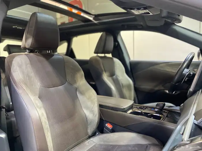 لكزس RX350 2023 ( العداد 15 الف ) بحالة الوكالة 20