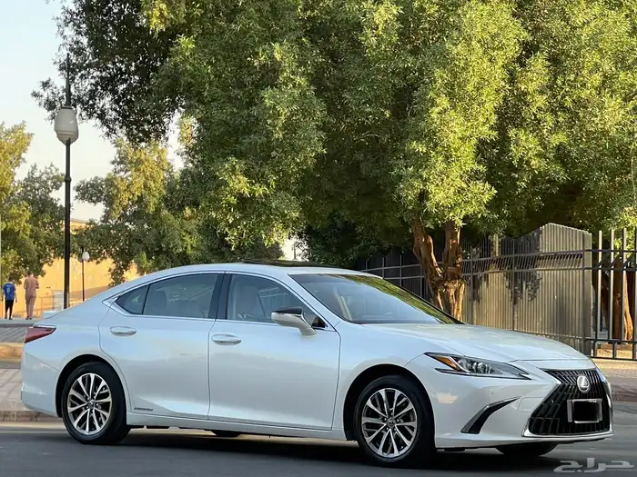 لكزس-ES300h-2022(ممشي61الف) 5