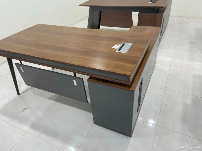 أثاث مكتبي جديد للبيع طاولات كراسي خزائن 19