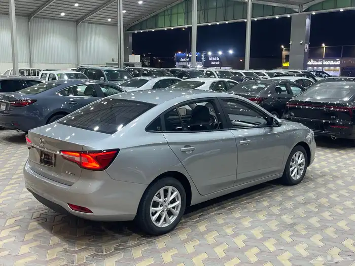 ام جي 5 موديل 2022 3