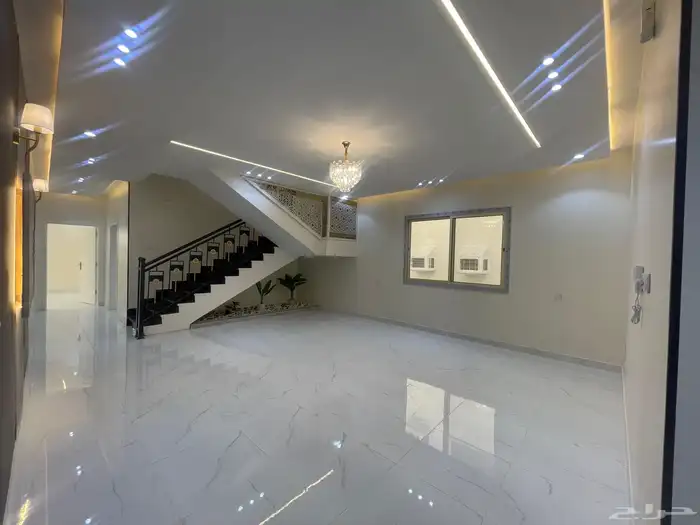 فيلا روووف للبيع حي الصفا مدخل خاص مصعد راكب 7 غرف وصاله 12