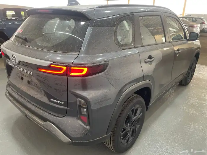 تويوتا اوربان ستاندر 2026 6