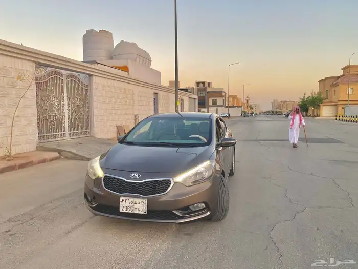 سياره كيا سيراتو 2015 للبيع 4