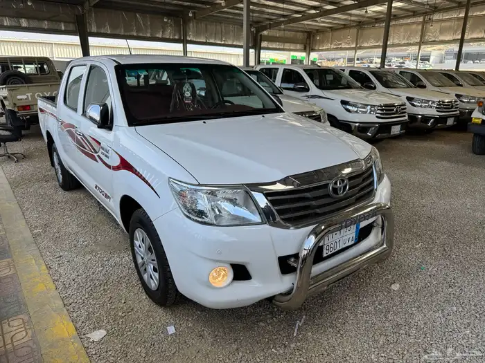 للبيع هايلوكس 2015 غمارتين فل كامل عداد 118 الف 5