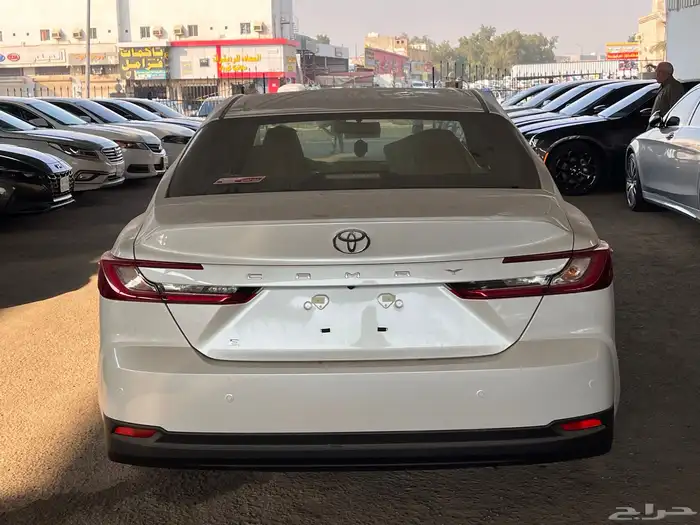 تويوتا كامري 2025 E بنزين زيرو عبداللطيف جميل اقل سعر 3