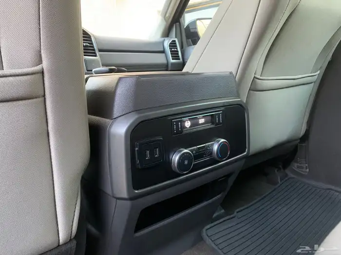 للبيع اكسبيدشن 2018 (دبل) 17