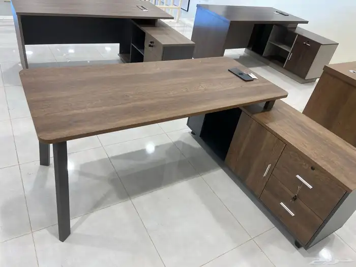 أثاث مكتبي جديد للبيع طاولات كراسي خزائن 23