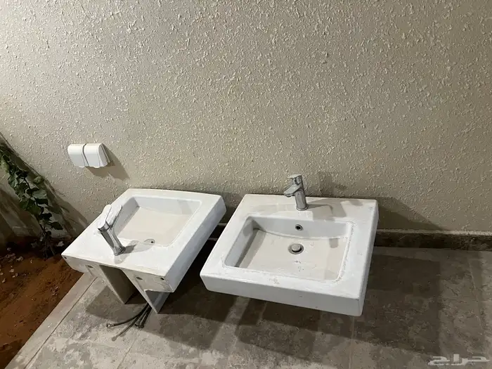 للبيع مغسلتين يد   عدد 2 أفرنجي 1