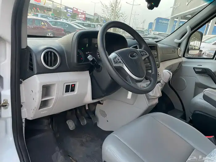 باص فان جاك 2023 سقف عالي - سعودي 16راكب( ديزل) 4سلندر 10