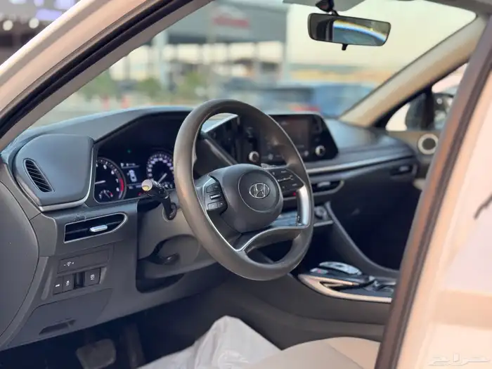 هيونداي سوناتا 2022 ابيض 11