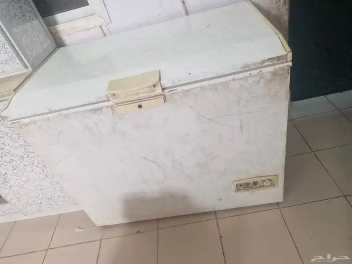 للبيع عدد2 مكيفات شباك 24 واحد شغال واحد يبيله تصليح 3