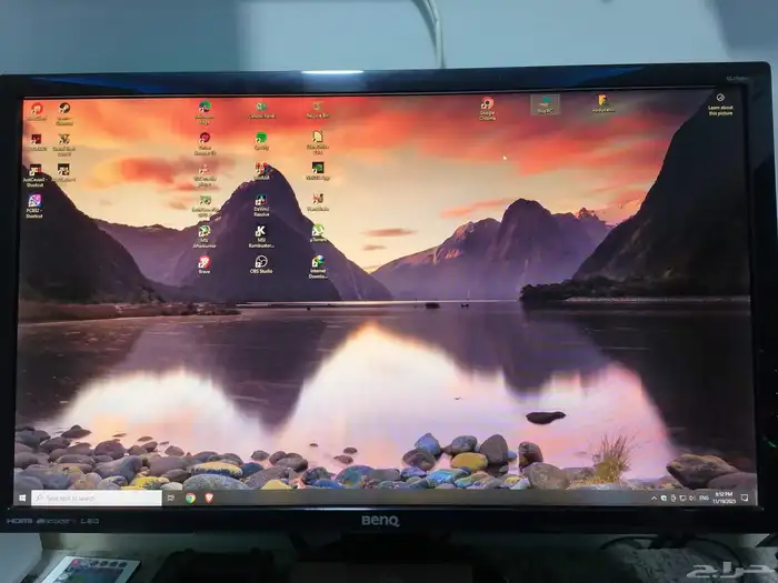 كمبيوتر مكتبي (PC) مع شاشة للألعاب والدراسة 1