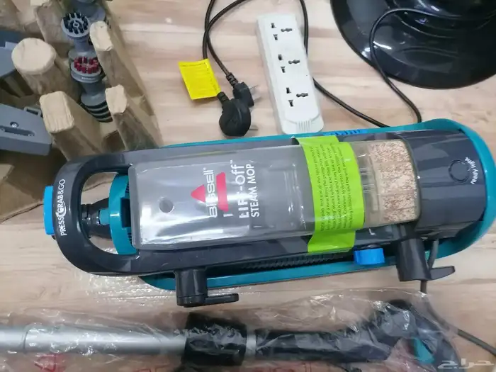 مكتب خشبي بسطح من الياف الكاربون 2