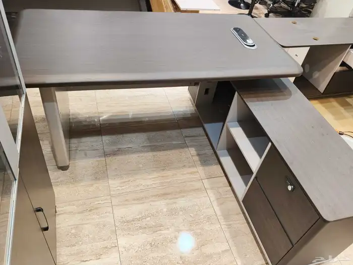 مكتب مدير فخم طقم كامل اثاث مكتبي كامل كراسي دولاب طاولة 7