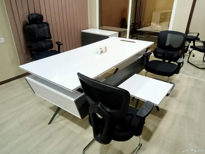 مكتب مدير فخم طقم كامل اثاث مكتبي كامل كراسي دولاب طاولة 3