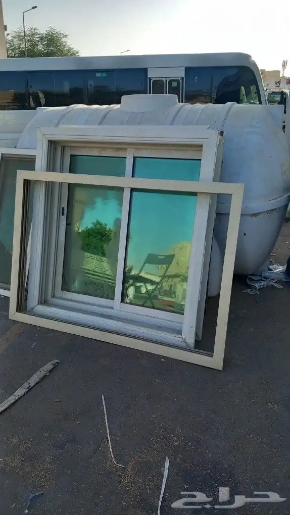 يوجد أبواب خشب وحديد ودرايش المونيا وسخانات وكراسي وخزانات 5