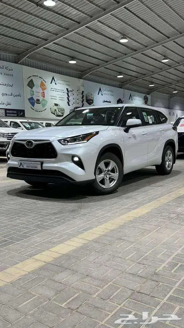 تويوتا هايلاندر LE 4X2 هايبرد 2025 1