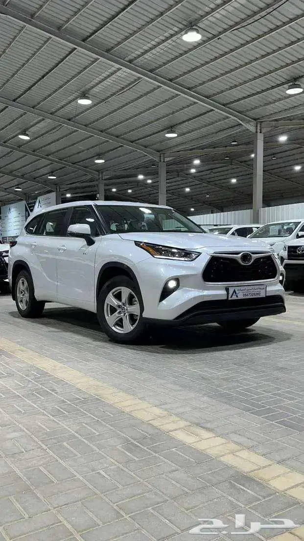 تويوتا هايلاندر LE 4X2 هايبرد 2025 2