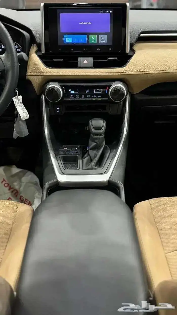 تويوتا راف فور LE بنزين دفع رباعي 2025 ابيض 7