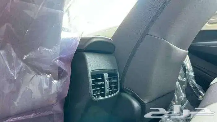 تويوتا كورولا 2025 استاندر لدى عبدالمجيد الخضر للسيارات 8