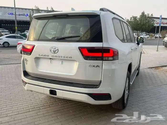 لاندكروزر GXR L2 بنزين 2025 سعودي 5