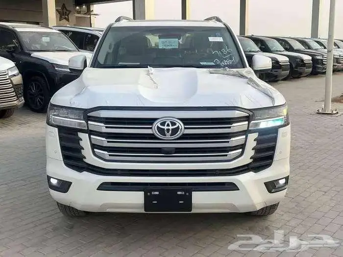 لاندكروزر GXR L2 بنزين 2025 سعودي 0