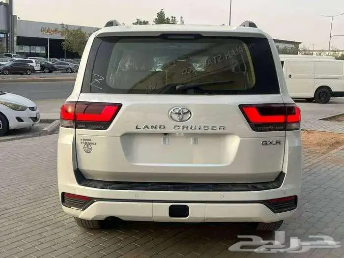 لاندكروزر GXR L2 بنزين 2025 سعودي 1