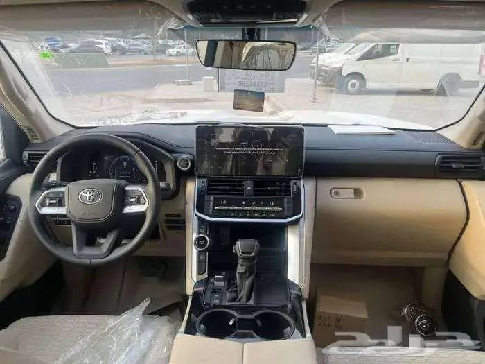 لاندكروزر GXR L2 بنزين 2025 سعودي 6
