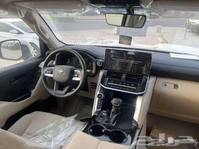 لاندكروزر GXR L2 بنزين 2025 سعودي 7