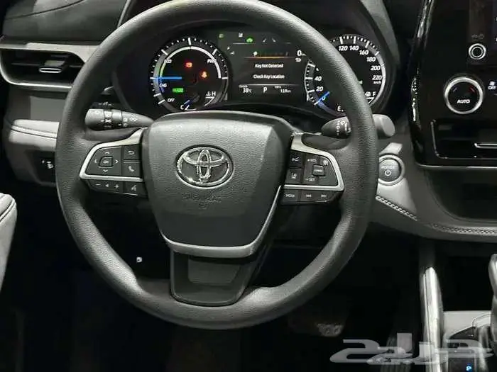 تويوتا هايلاندر LE 4X2 هايبرد 2025 13
