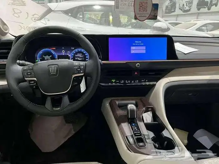 تويوتا كراون بريميوم 2025 12