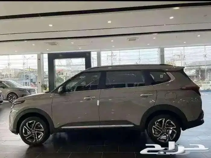 كيا كارينز 7 مقاعد ونص فل 2025 افضل سعر 3