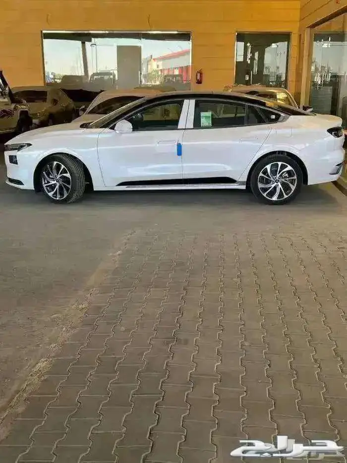 فورد تورس تيتانيوم 2026 متوفر لدي الحسن 1