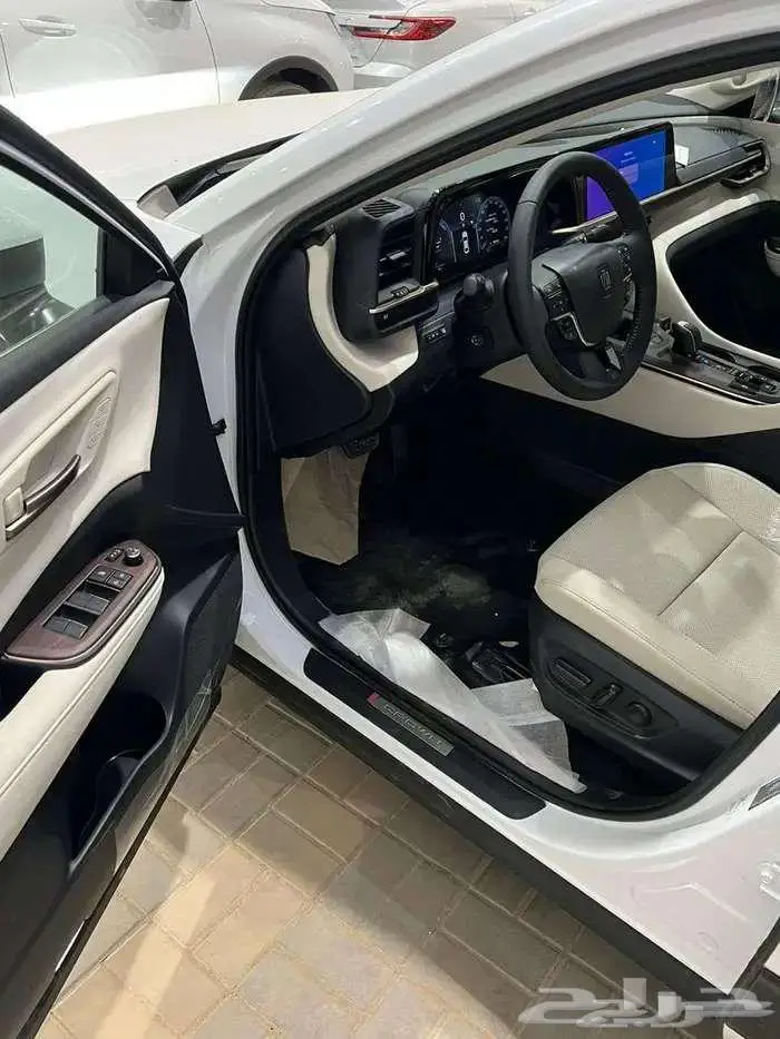 تويوتا كراون بريميوم 2025 8