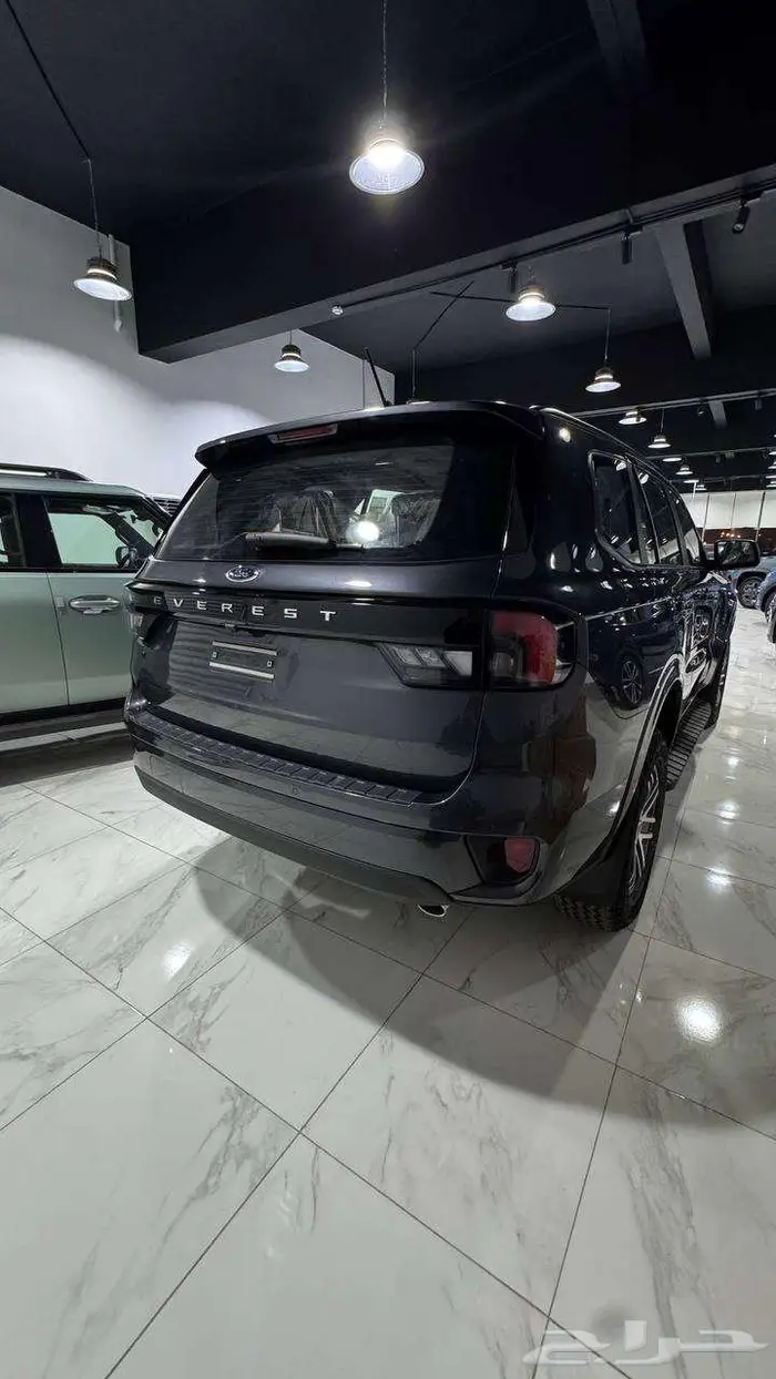 فورد أيفرست XLT بنزين 2025 11