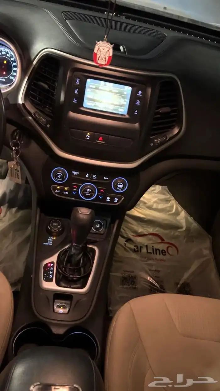 جيب شيروكي لونجتيود 2015 بانوراما 3