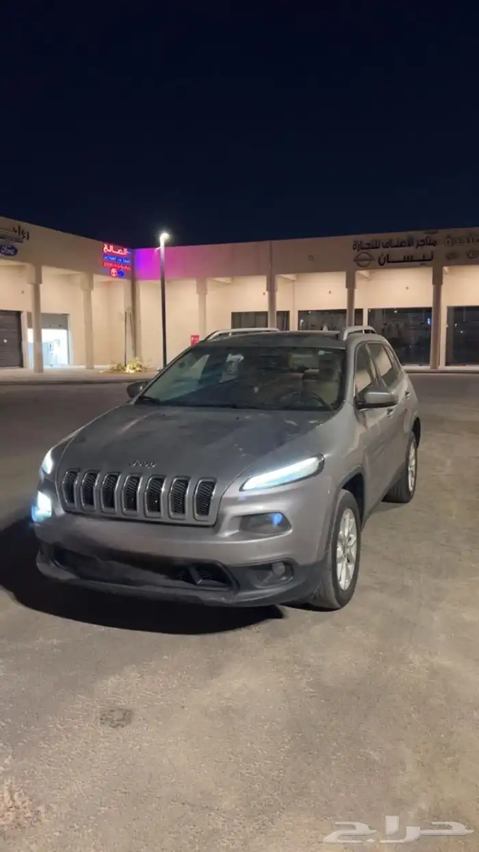 جيب شيروكي لونجتيود 2015 بانوراما 7